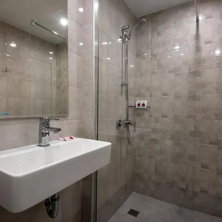 Ariana Hotel 3*
