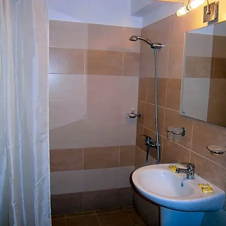 Ariana Otel