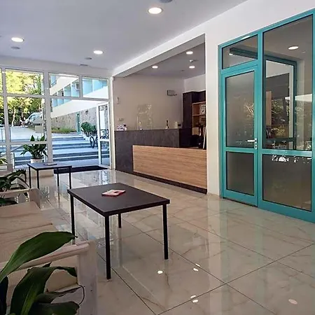 Otel Ariana 3*