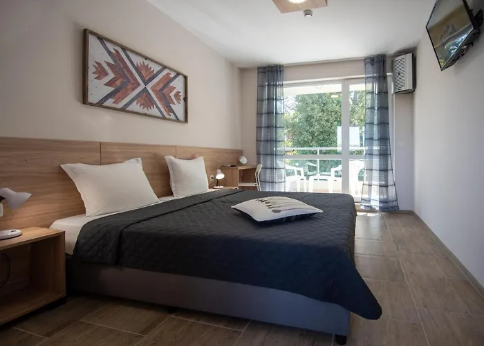 Хотел Ariana Китен